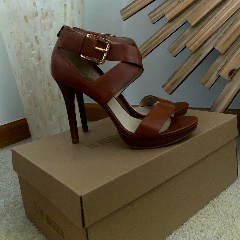MICHAEL KORS BROWN HIGH HEELS